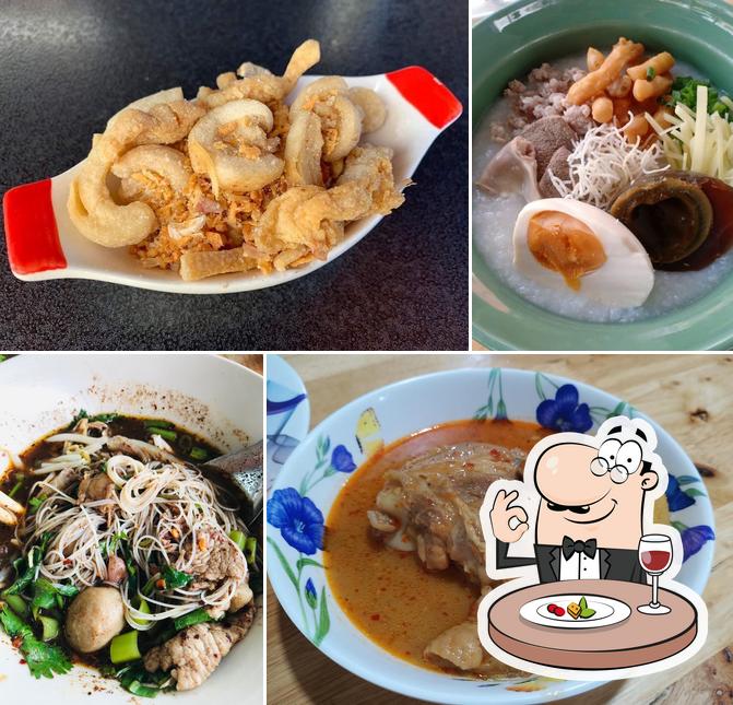 ครัวบุษกร บ้านฉาง ข้าวราดแกง ก๊วยเตี๋ยวเรือสูตรโบราณ
