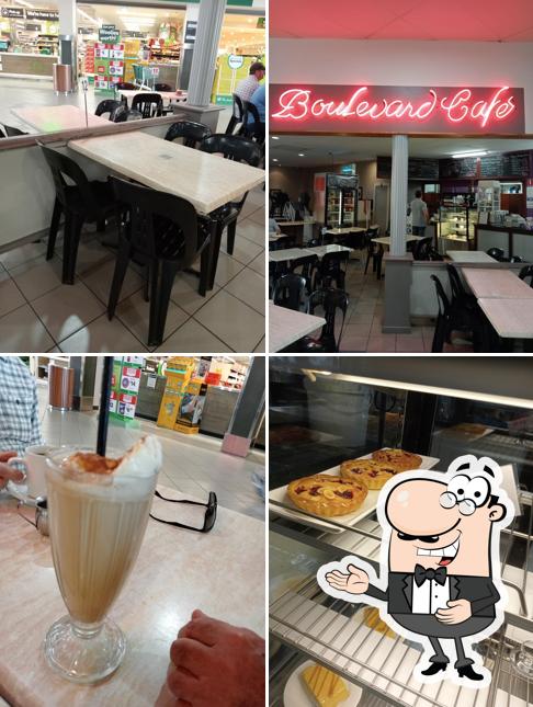 Boulevard Cafe