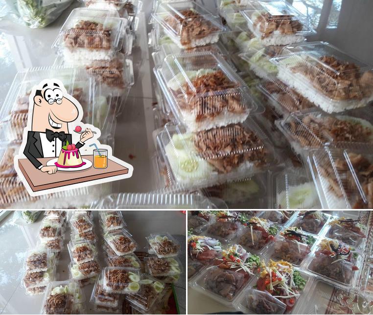 ร้านข้าวแม่แก่
