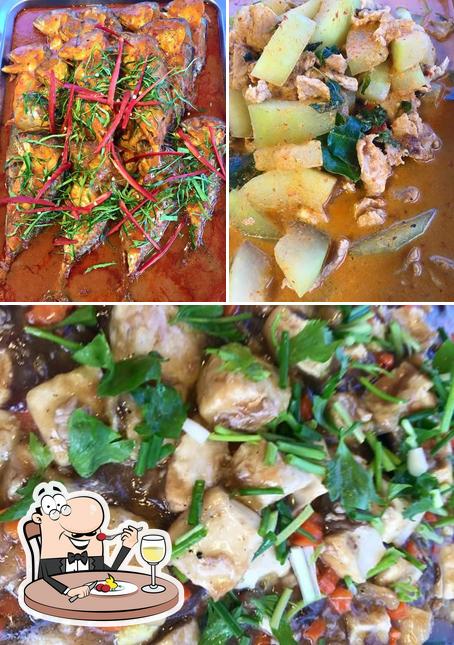 ข้าวแกงมุมตึก