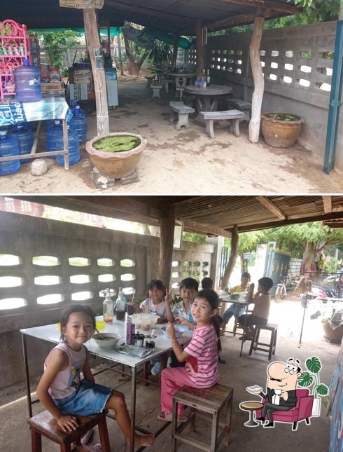 ร้านก๋วยเตี๋ยว-ส้มตำ พี่อาย