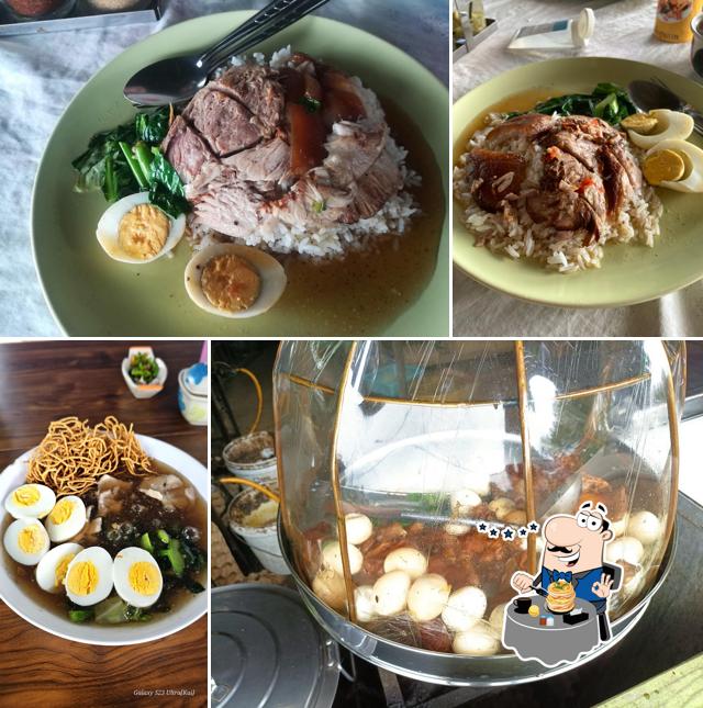 ร้านข้าวขาหมูหน้าอำเภอแม่เมาะ
