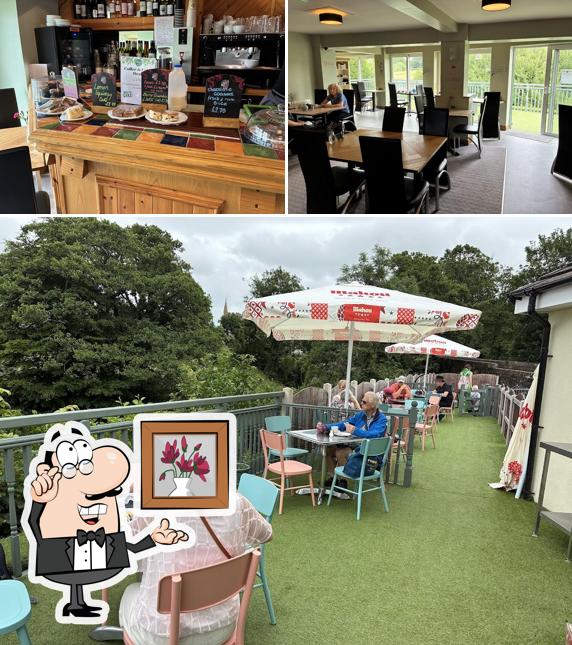 Hugo's Cafe, Bar & Bistro