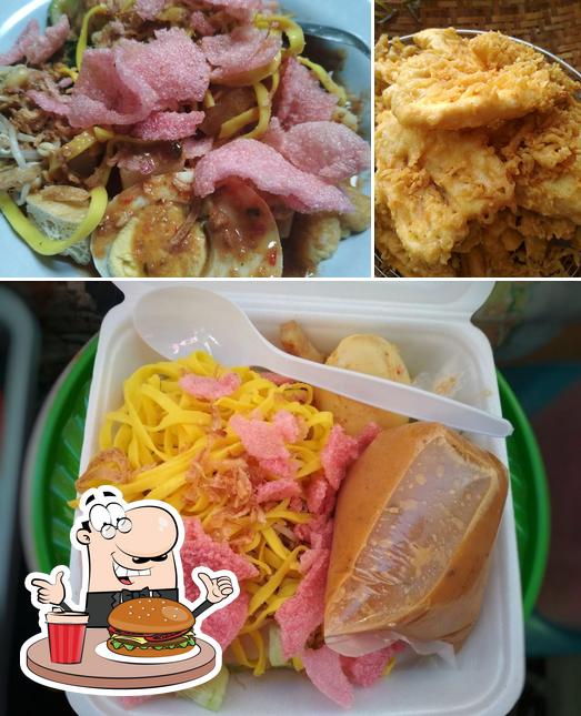 Lontong Pical Bude Mar
