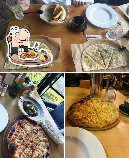 Закажите разные виды пиццы