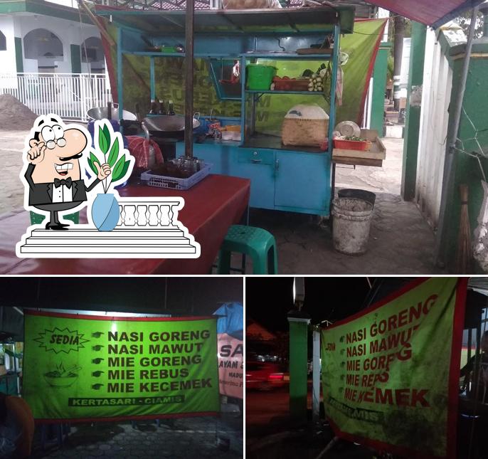 NASI GORENG DIEN KERTASARI