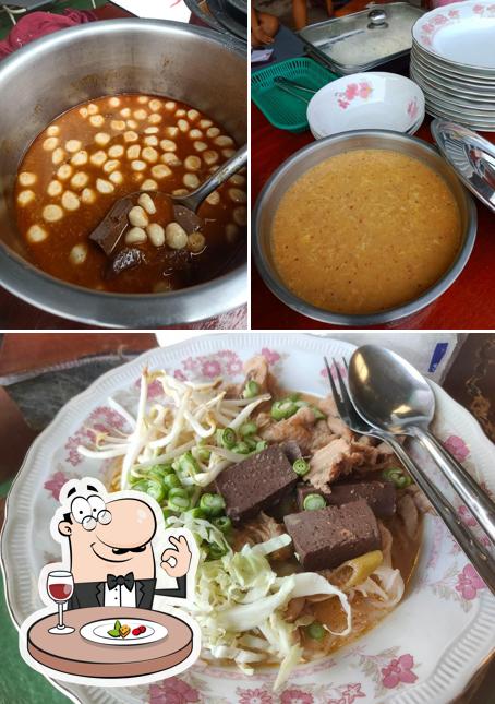 ร้านขนมจีนครูอุ๊ก