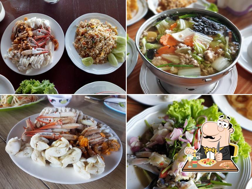 ร้านอาหาร บ้านชาวเล (บางตะบูน)