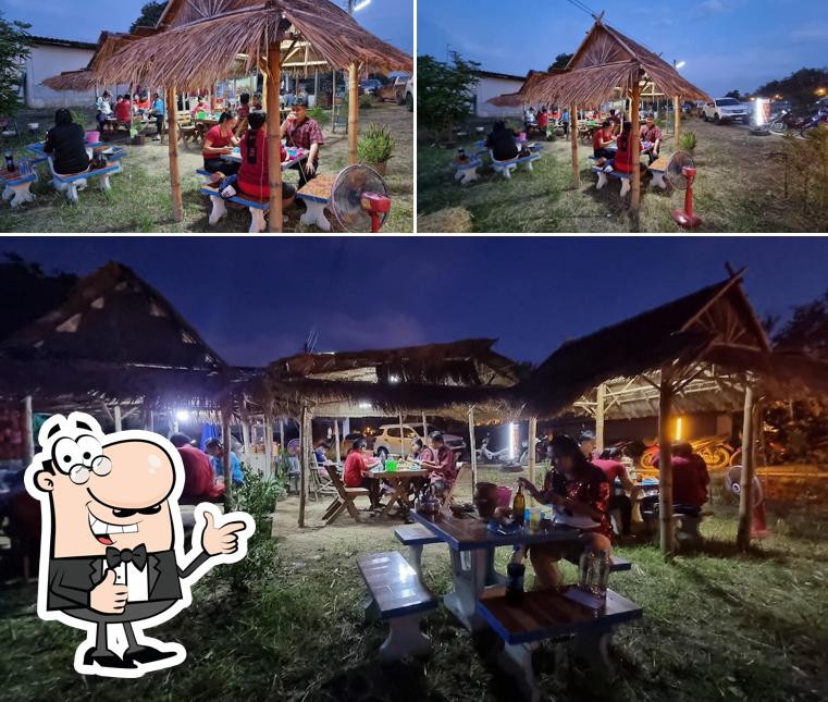 ร้านหมูจุ่มหม้อดิน ริมคลอง
