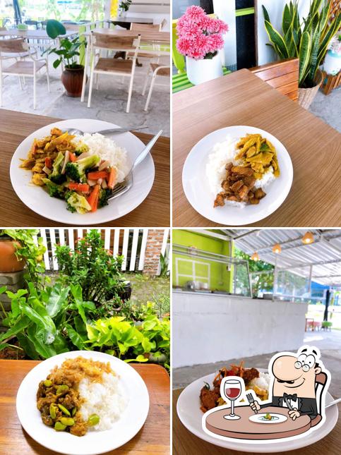 ครัวหลังคาเขียว ข้าวแกงปักษ์ใต้รสเด็ด และหลากหลาย