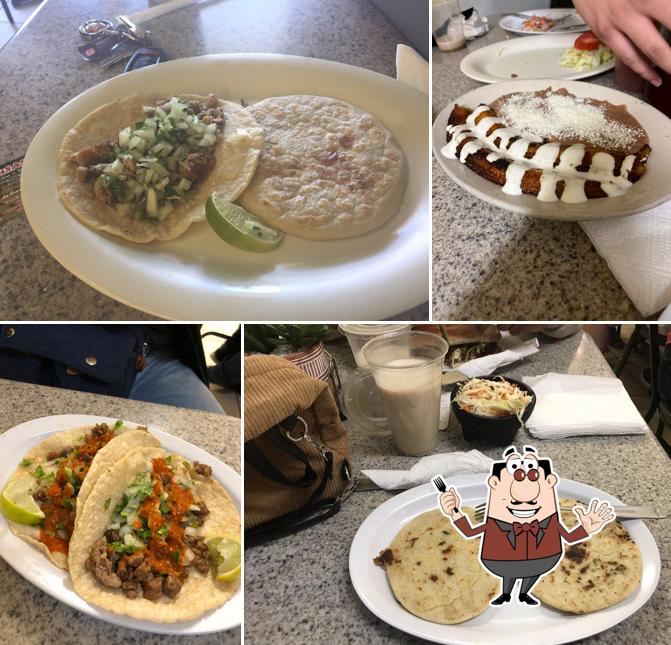 Tacos Y Pupusas