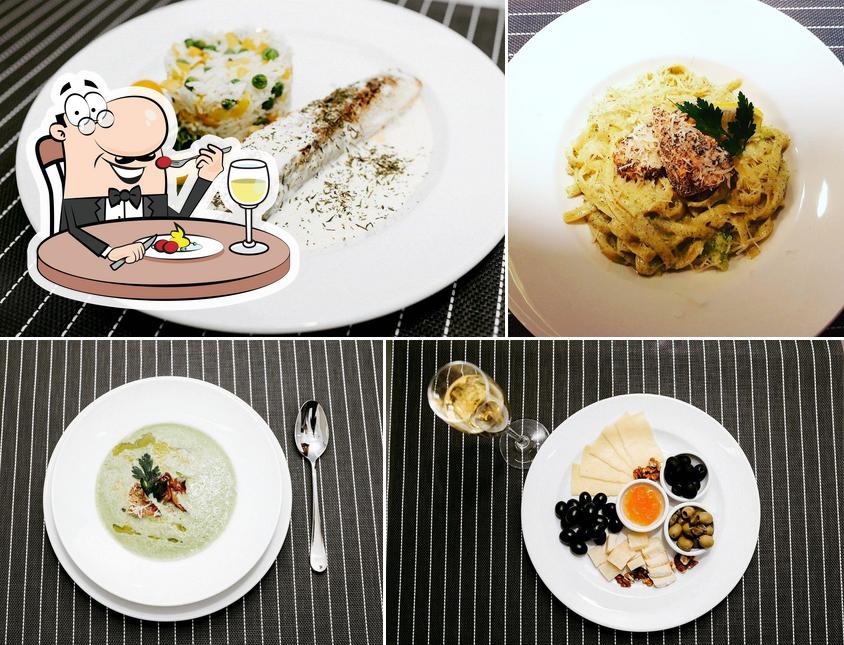 Блюда в "Кафе ЮКОН"