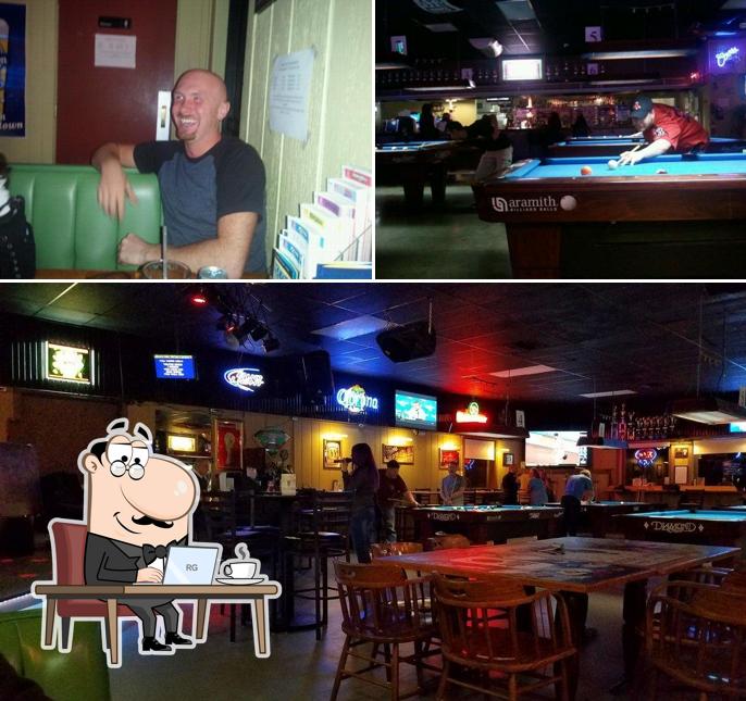 Fortune Star Lounge