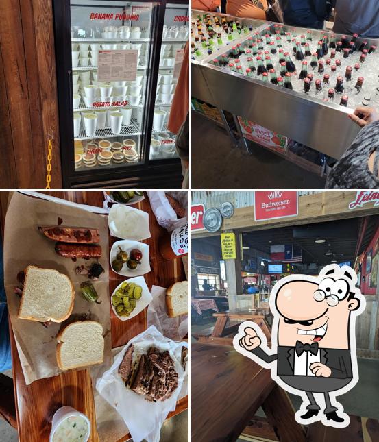 Rudy's "Country Store" and Bar-B-Q