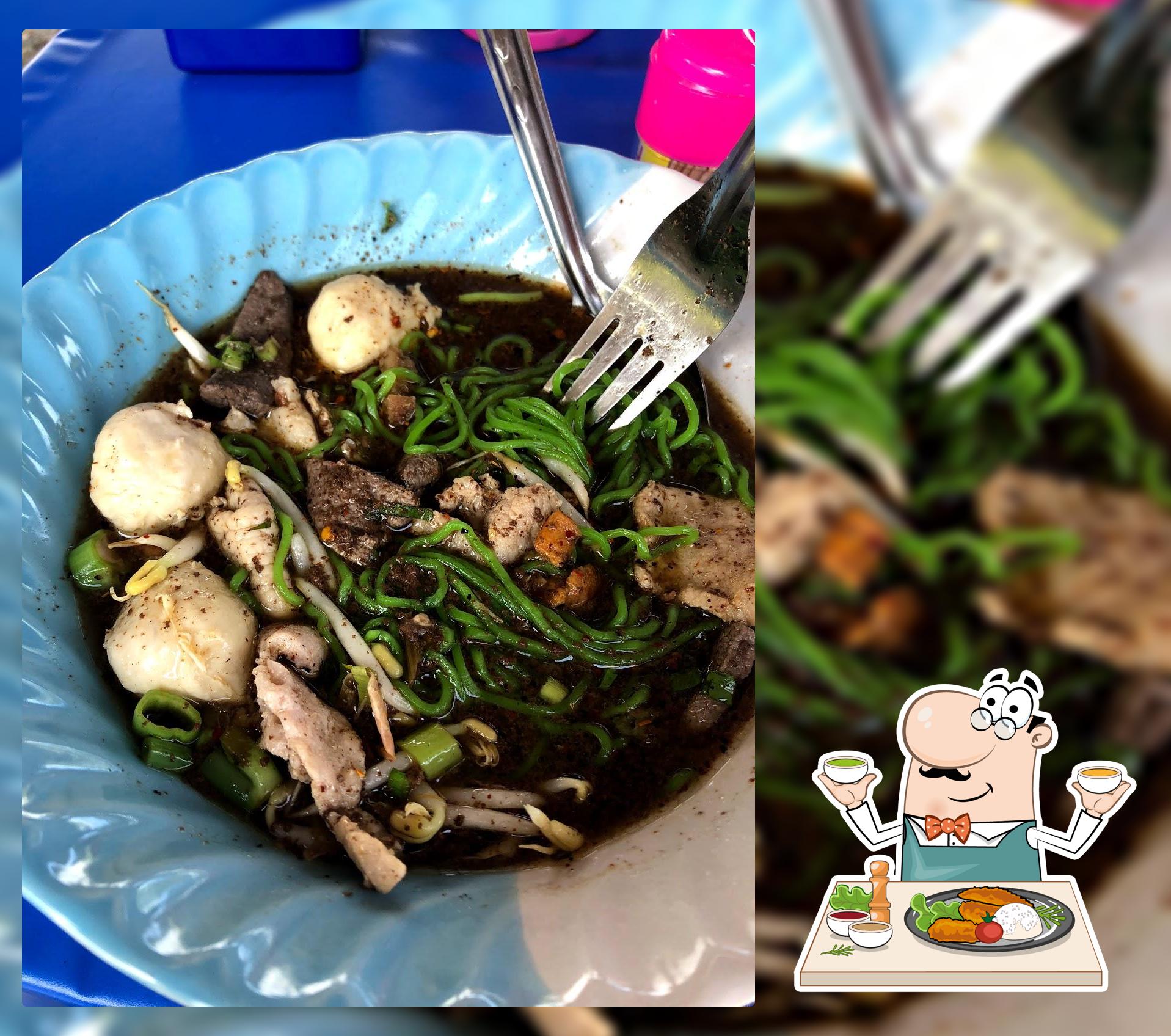 ก๋วยเตี๋ยวเรือ ลูกชิ้น