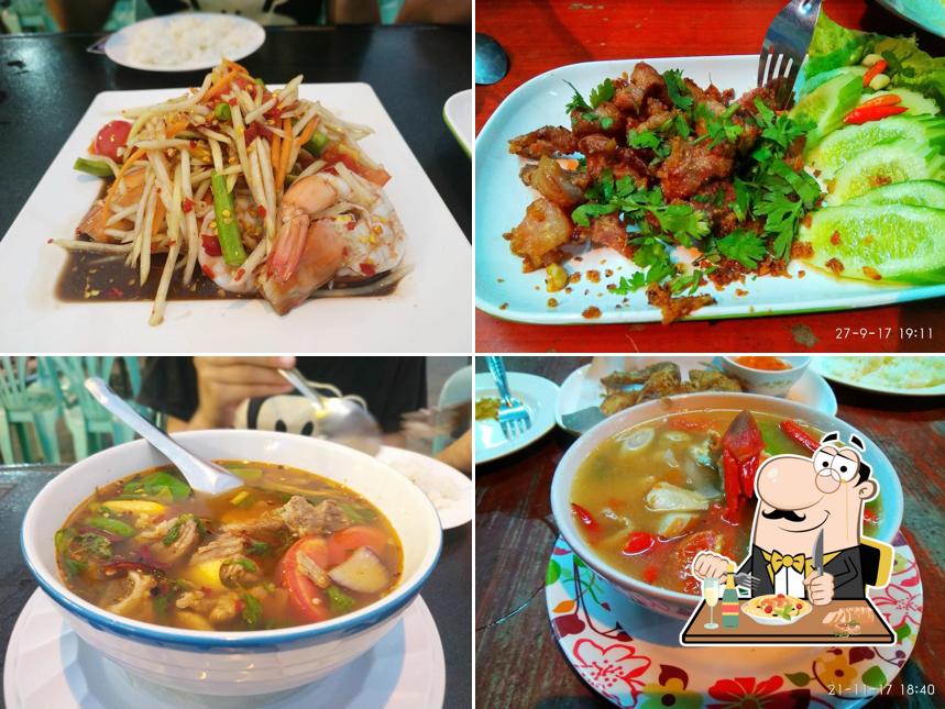 ร้านเจ๊ติ๊กตำระเบิด
