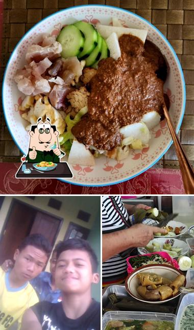 Warung Rujak "Mbak Roh"