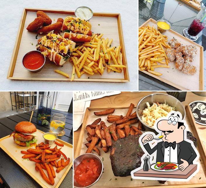 Pepper Monkey's Restaurant & Bar