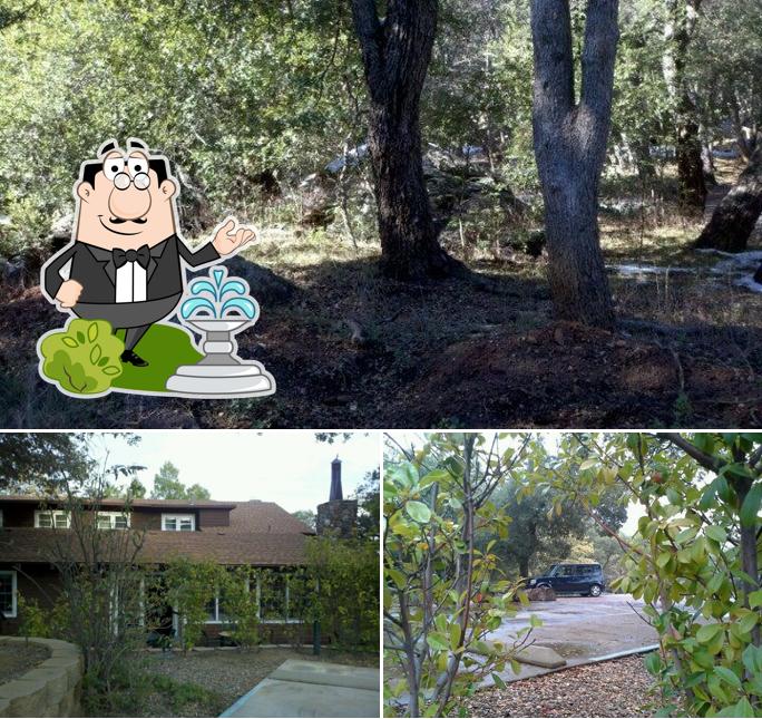 Pine Hills Lodge