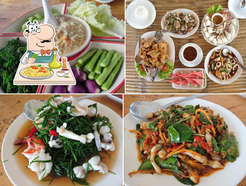 Angpao Restaurant by Bang Tabun Bay (Auntie Noi)