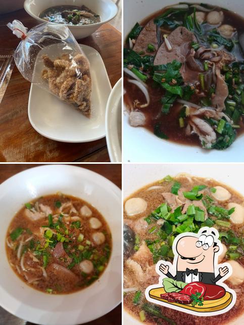 ก๋วยเตี๋ยวหมูตุ๋น