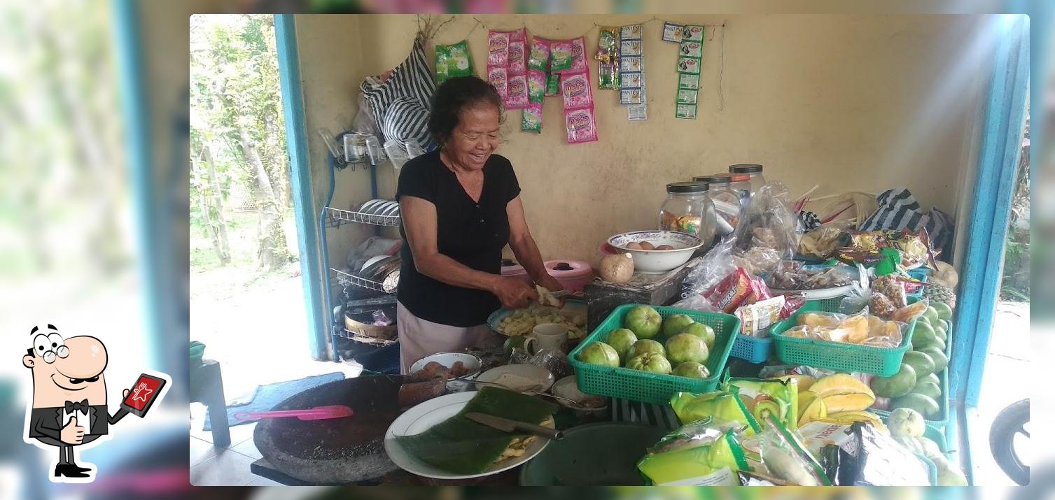 Dagang Rujak Mbah Eko