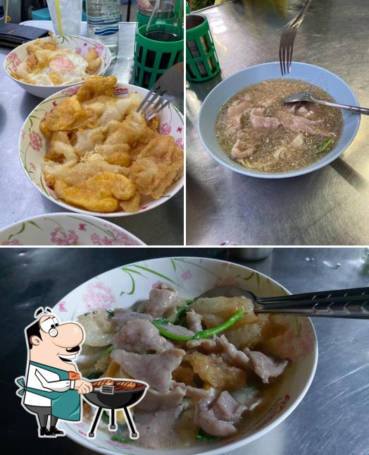 โตมอญราดหน้าใส่ไข่(เมืองเอก)