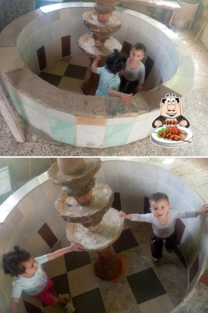مطعم ابو صخر للحمص وفلافل