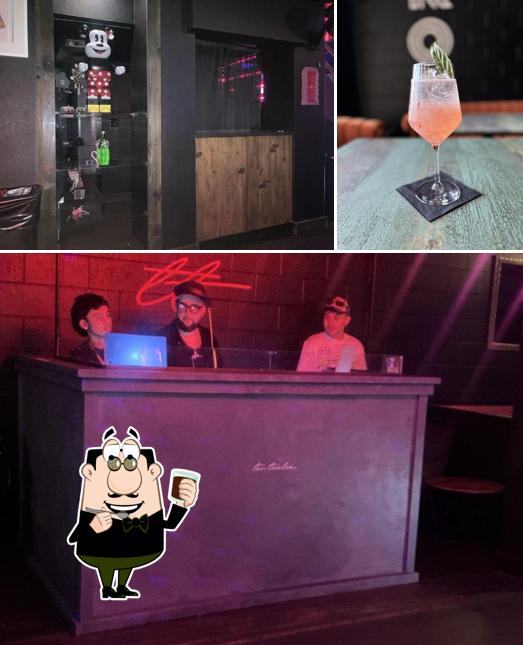 Retro Bar & Lounge