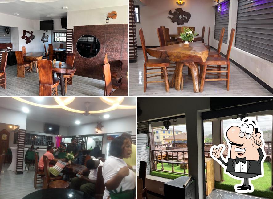 Palm Court Kitchen & Pub