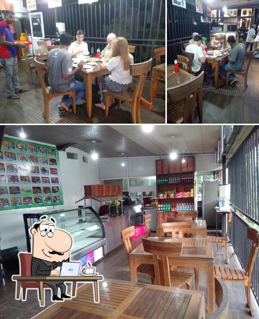 මනහර Family Restaurant