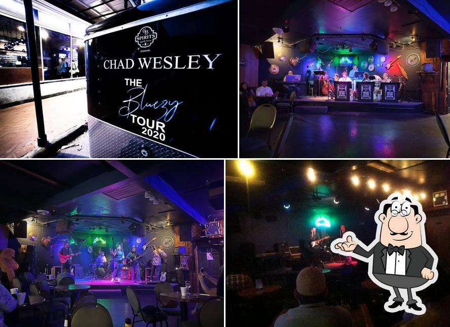 Phil Brady's Bar & Grill