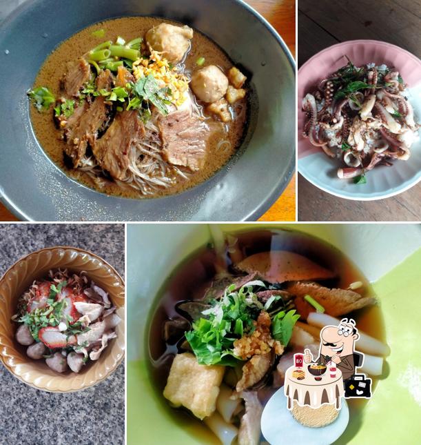 ร้านก๋วยเตี๋ยวแม่กาหลง