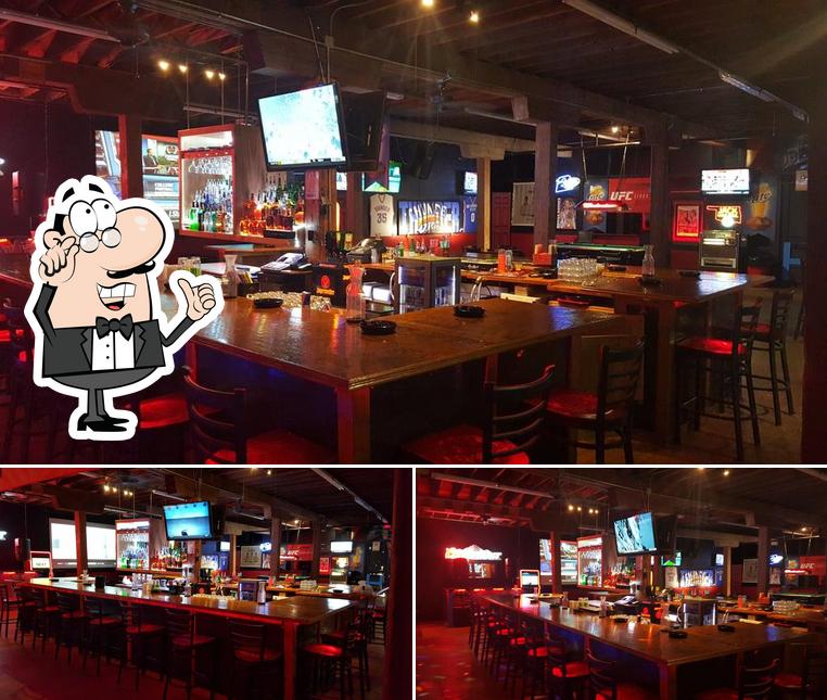 Halftime Bar & Grill