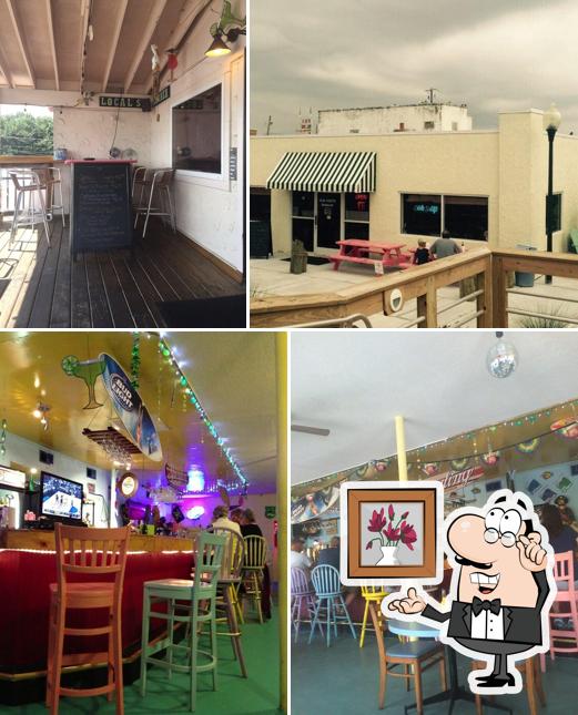 Salty’s Restaurant & Pub