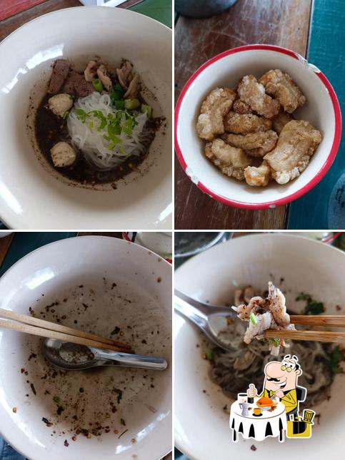 ร้านก๋วยเตี๋ยวเรือสวนอินทผลัม น้ำเป็น