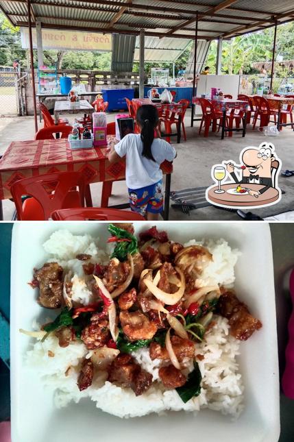 ก๋วยเตี๋ยวร้านพี่อ้วน