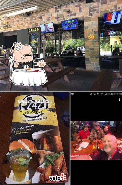 Tailgators Pub & Grill