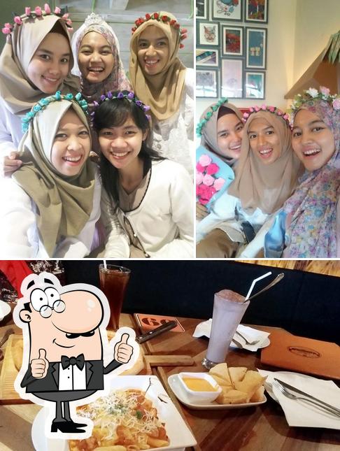 Milan Cafe & Pizza