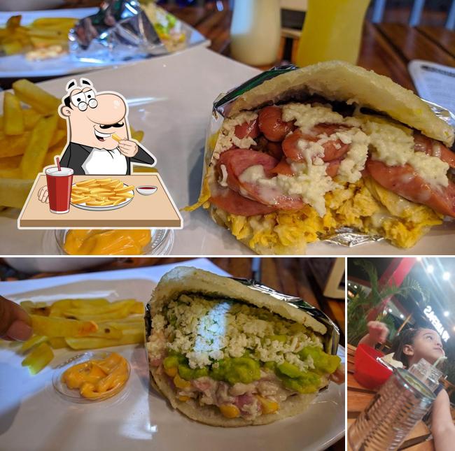 Arepas rellenas Reina pepiada