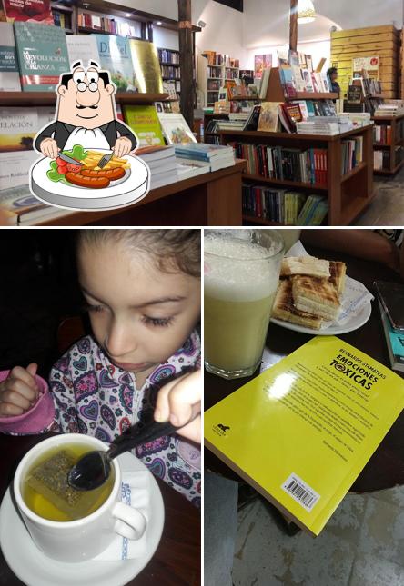 Rayuela Books & Café