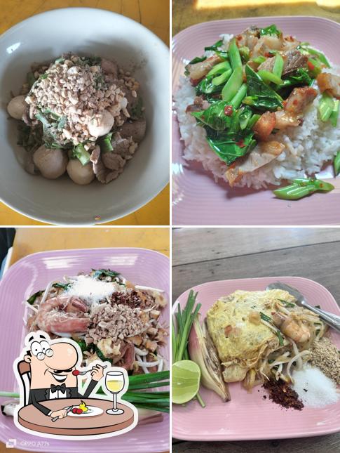 ร้านพี่ดา ผัดไทย