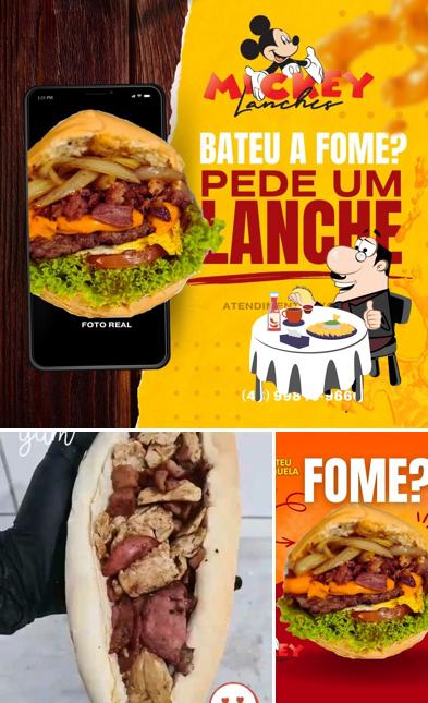 Mickey Mania Lanches