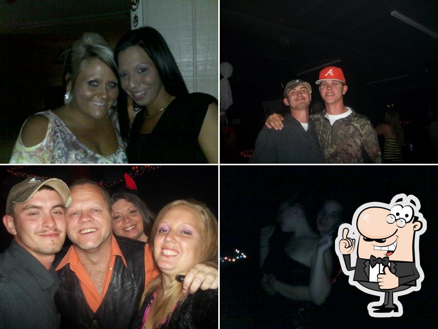 Double Deuce Bar & Grill