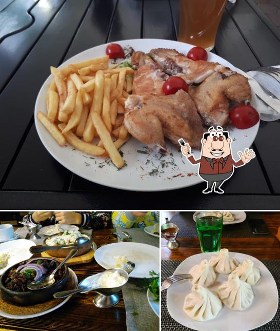 Еда в "Хинкальном Доме"