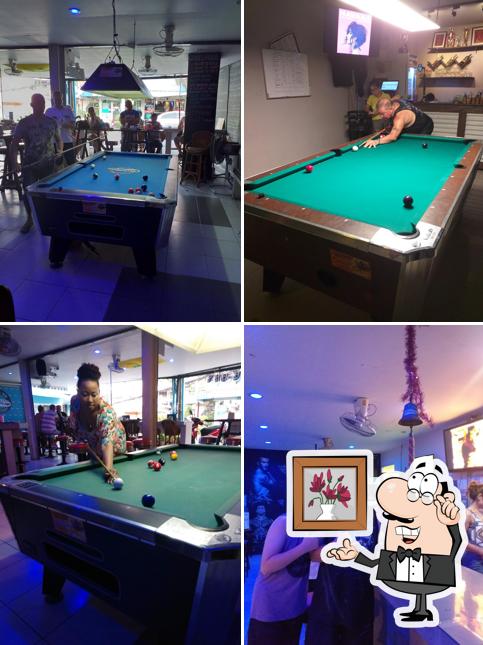 Champs Sport Bar