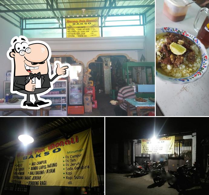 Warung Pak Monali