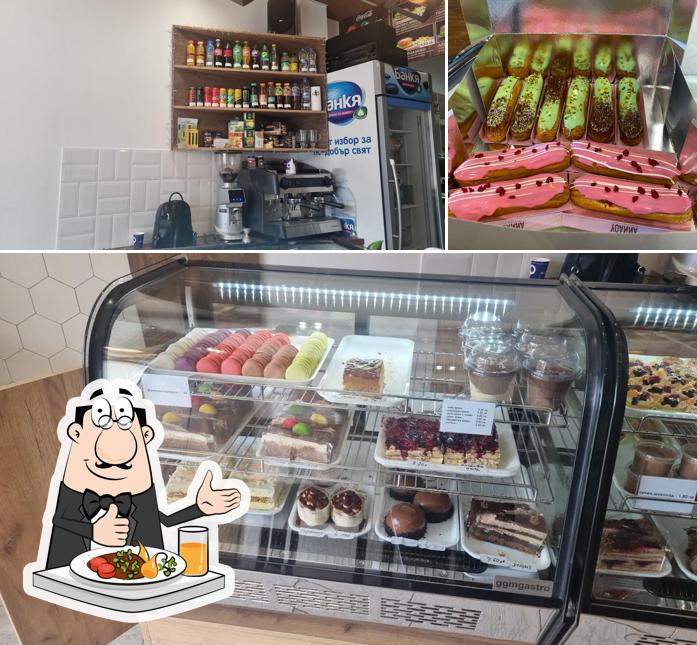 Sandwich & cake bar