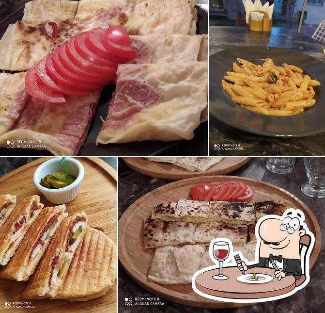BY CHEFF'S WAFFLE, BURGER &CRISPY CHİCKEN