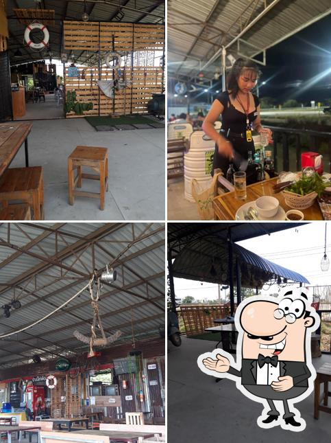 ร้านโจรสลัด คาเฟ่ สิงห์บุรี'jones Salad Singburi'